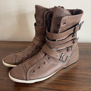 Comverse All-Star Brown Boots